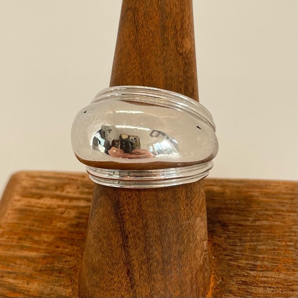 3 for 10! Silver Toned Ring Size 7 - Picture 1 of 4
